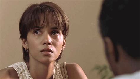 Halle Berry Had One Demand For Her Monsters Ball Sex Scene。